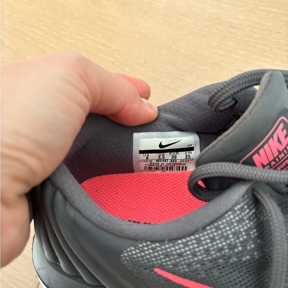 Nike Women’s Cross Training Sneaker - Picture 3 of 7